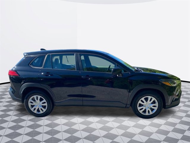 2023 Toyota Corolla Cross L photo 4