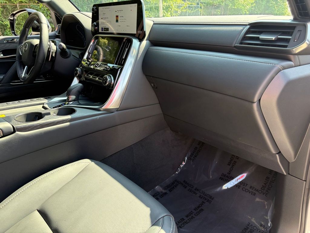 2026 Lexus LX Luxury - Photo 18