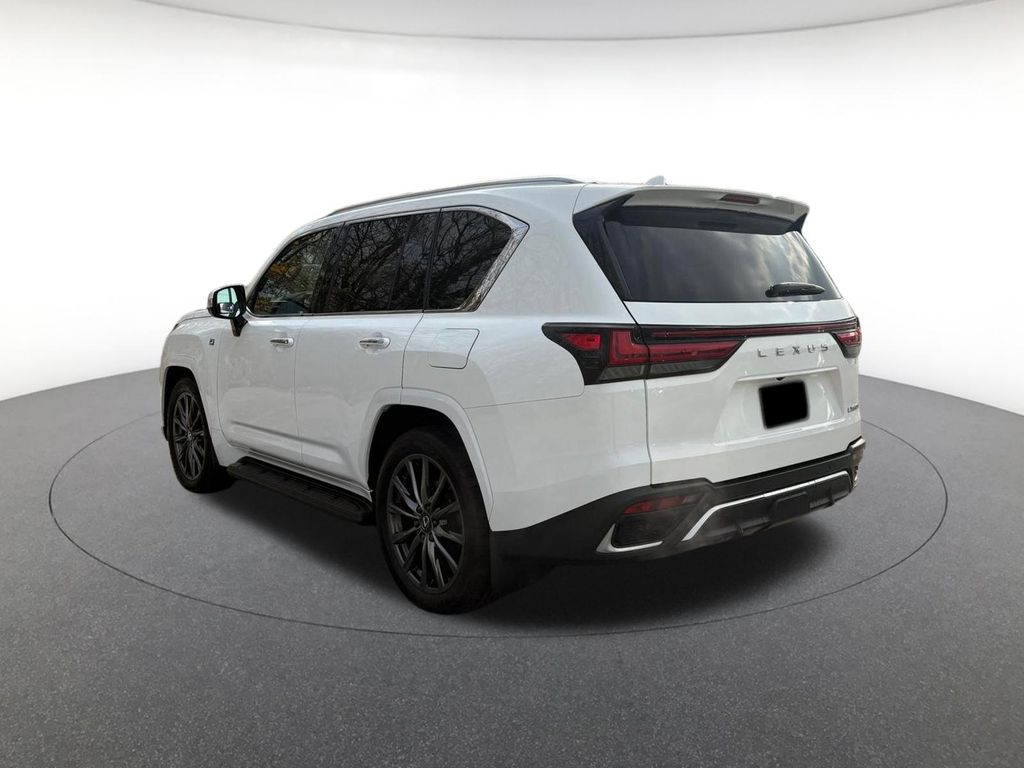 2024 Lexus LX F-Sport - Photo 7