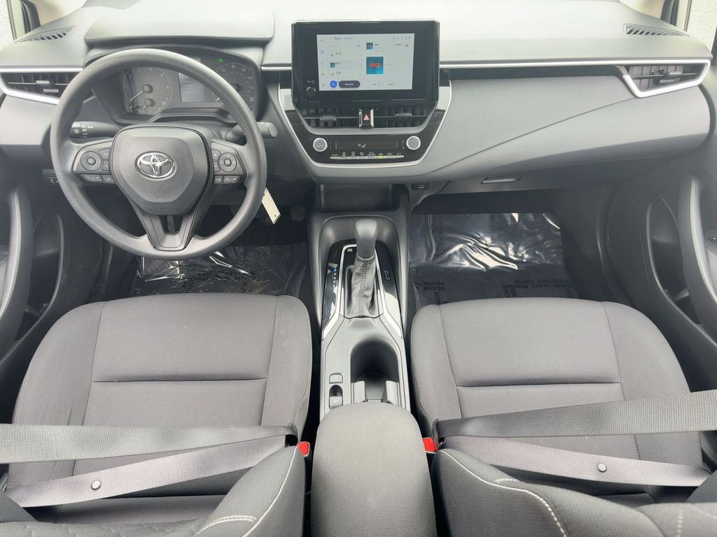 2025 Toyota Corolla LE - Photo 15