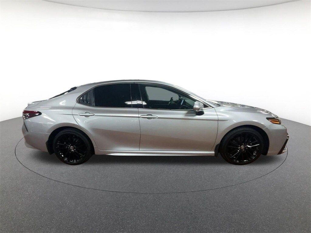 2022 Toyota Camry XSE photo 3