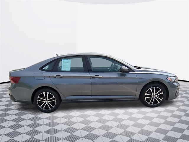 2024 Volkswagen Jetta 1.5T Sport photo 4