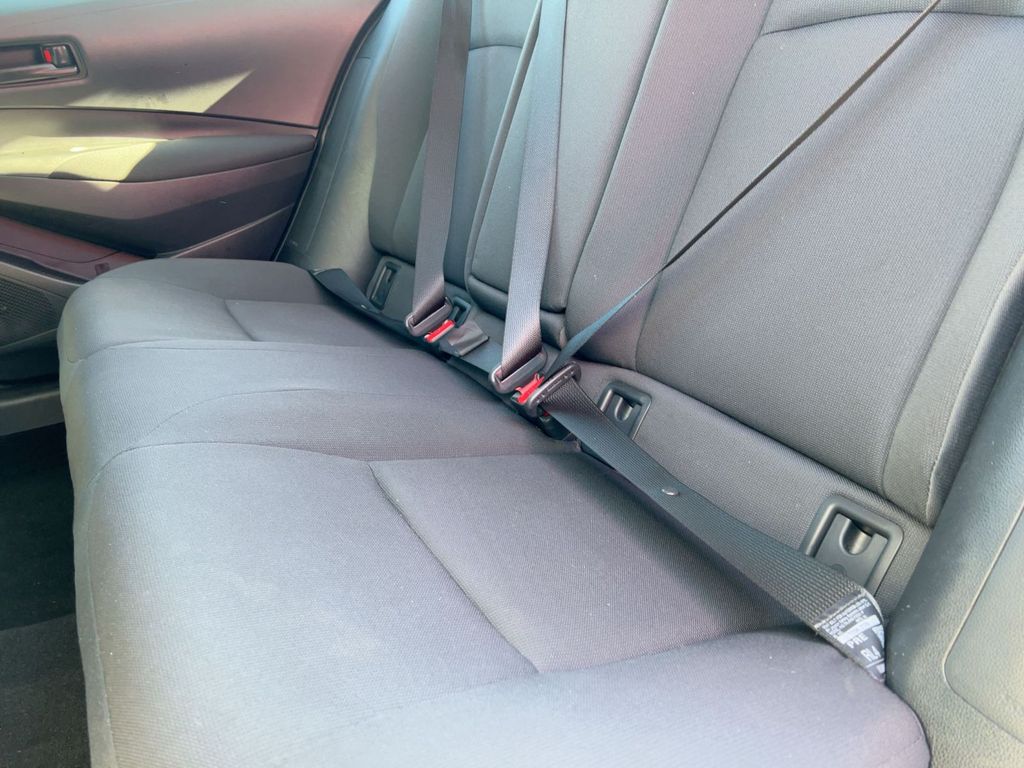 2025 Toyota Corolla LE - Photo 19