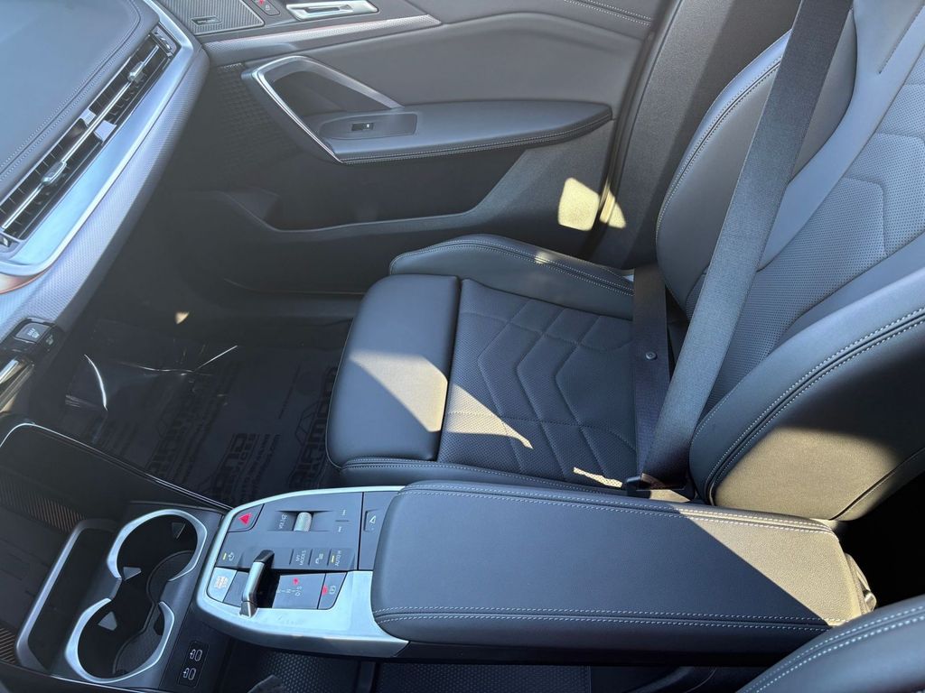 2026 BMW X1 M35i - Photo 12