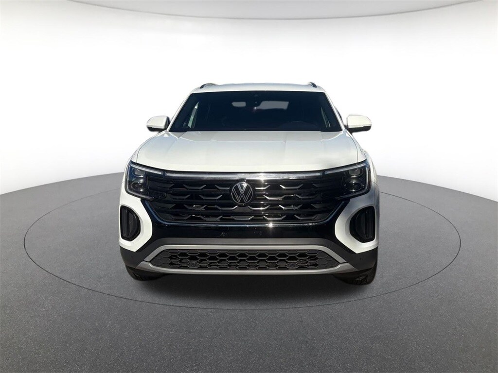 2024 Volkswagen Atlas Cross Sport SE Technology photo 2