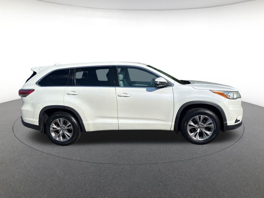 Used 2016 Toyota Highlander LE Plus