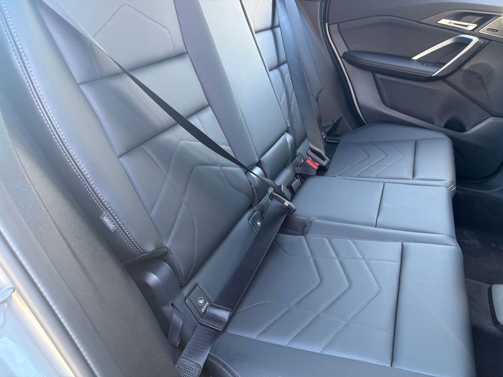 2026 BMW X1 M35i - Photo 18