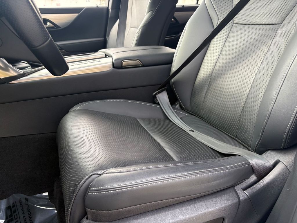 2024 Lexus LX F-Sport - Photo 16