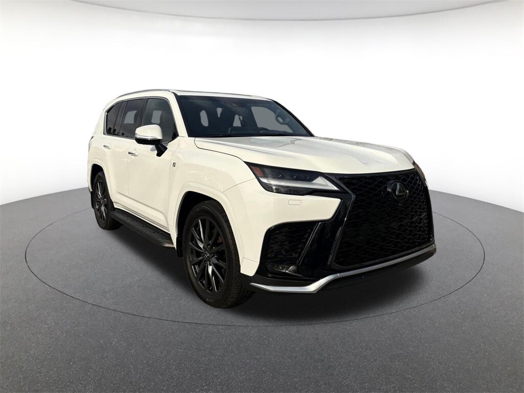 2024 Lexus LX 600 F SPORT photo 3