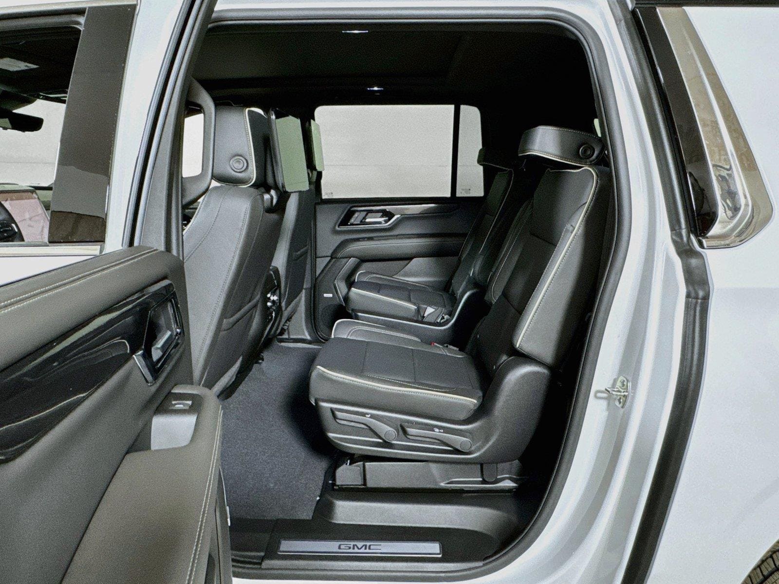 2026 GMC Yukon XL Elevation - Photo 12