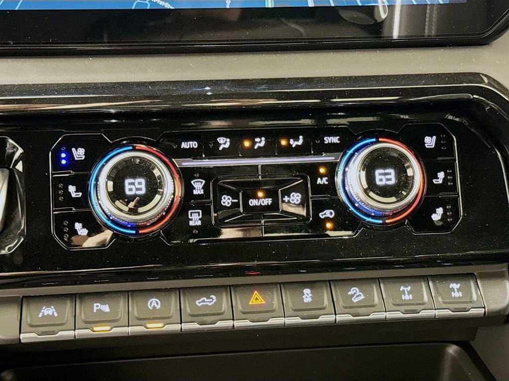 2026 GMC Sierra 1500 AT4X - Photo 9