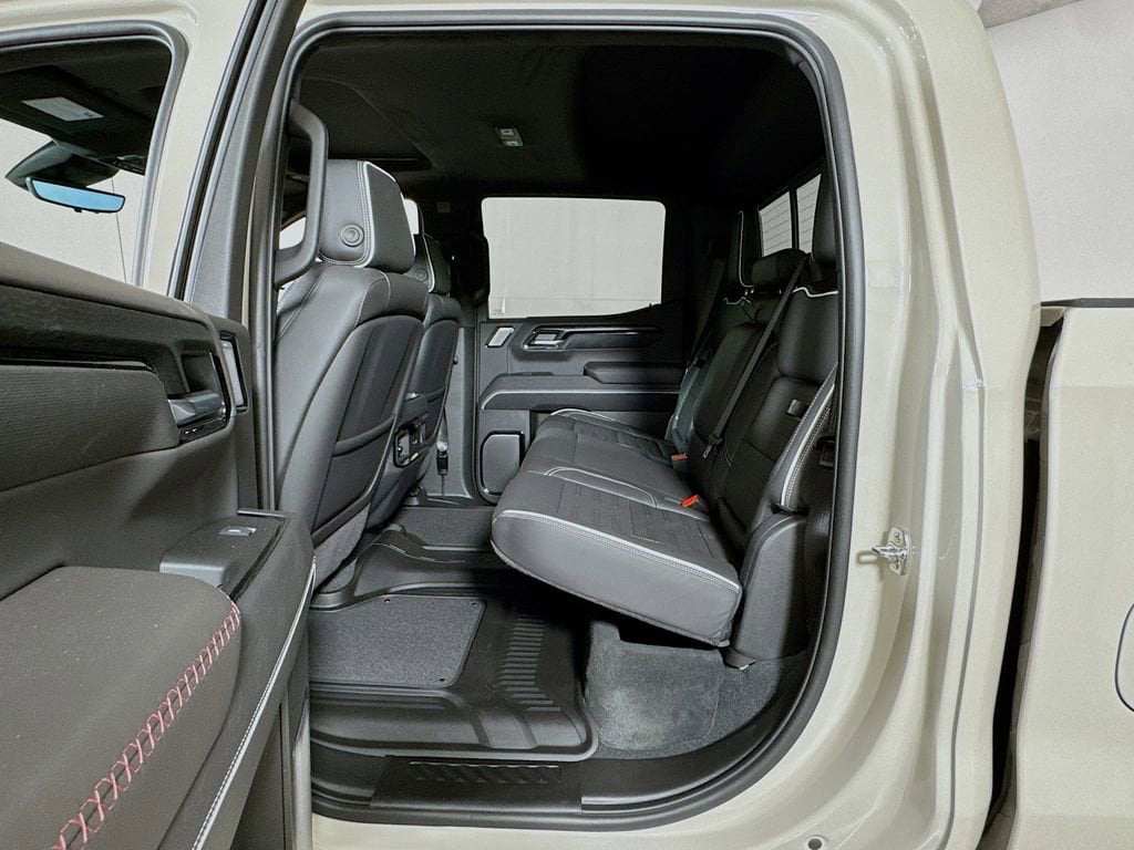 2026 GMC Sierra 1500 AT4X - Photo 13