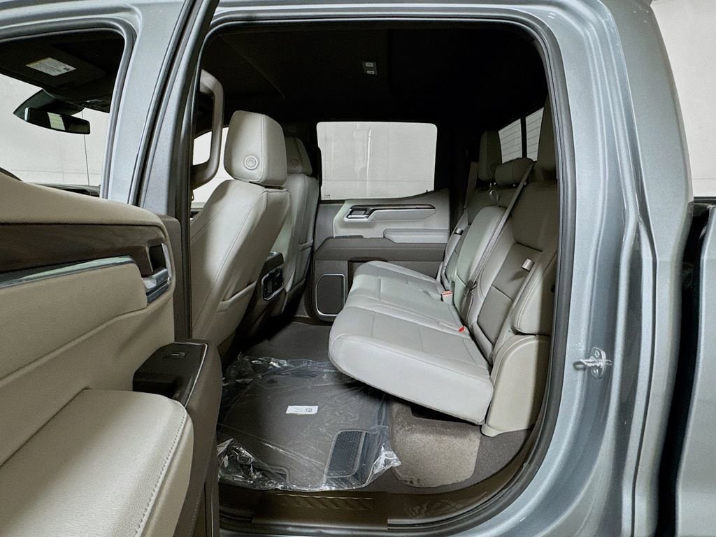 2026 GMC Sierra 1500 SLT - Photo 13