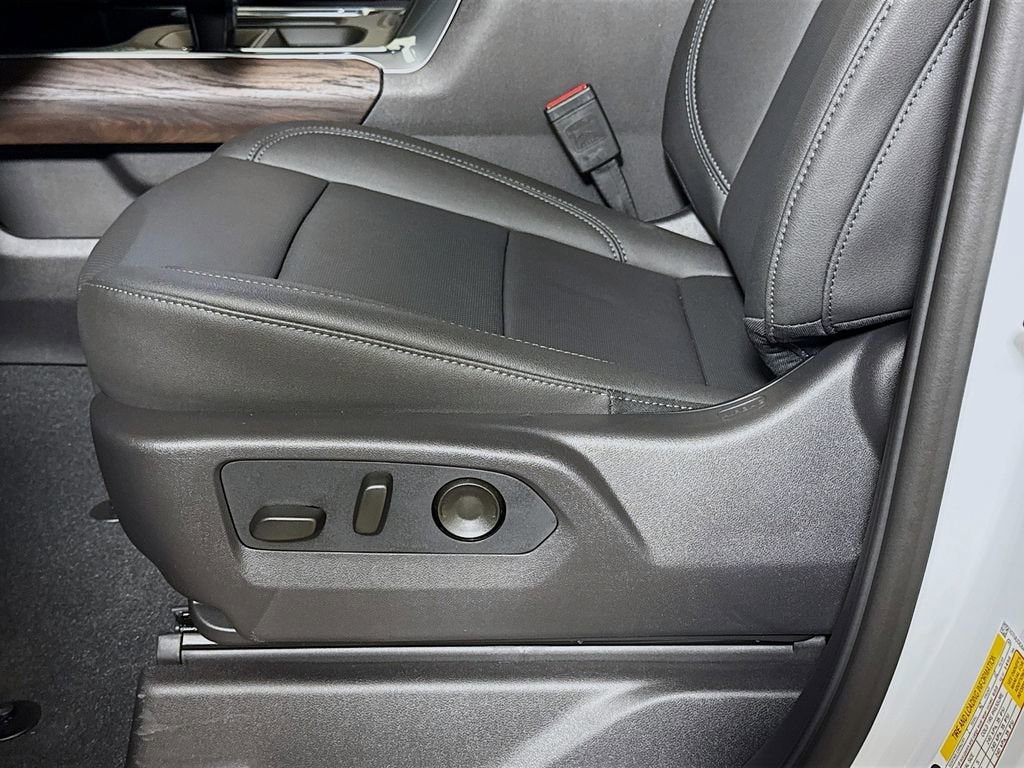 2026 GMC Sierra 1500 SLT - Photo 17