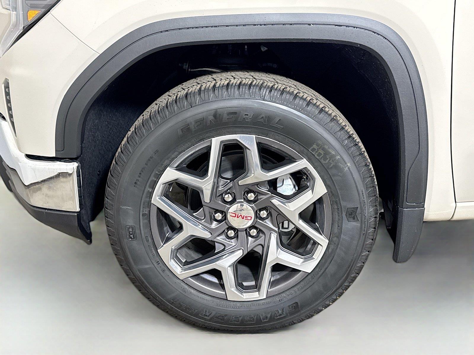 2026 GMC Sierra 1500 SLE - Photo 19