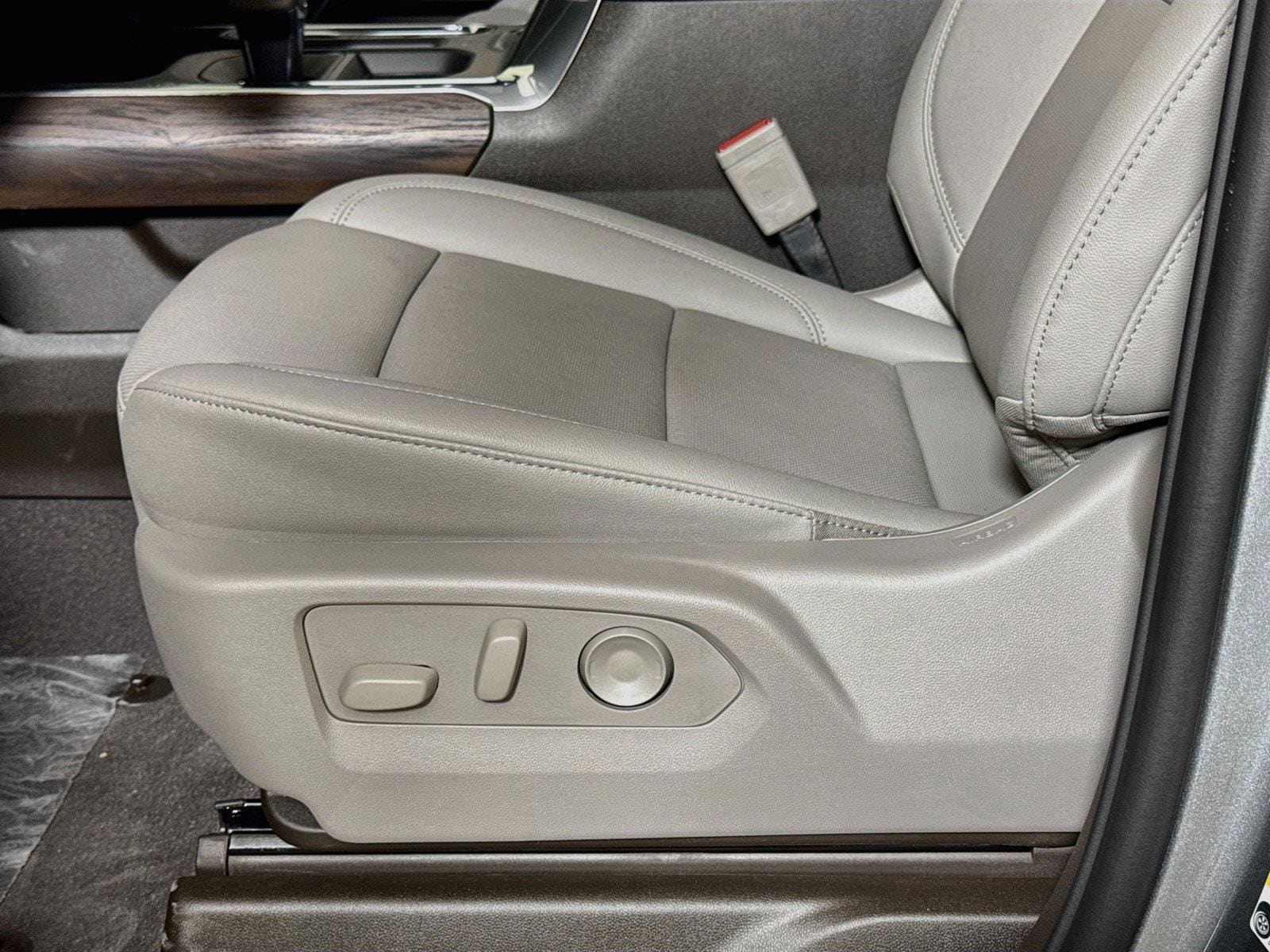 2026 GMC Sierra 1500 SLT - Photo 17