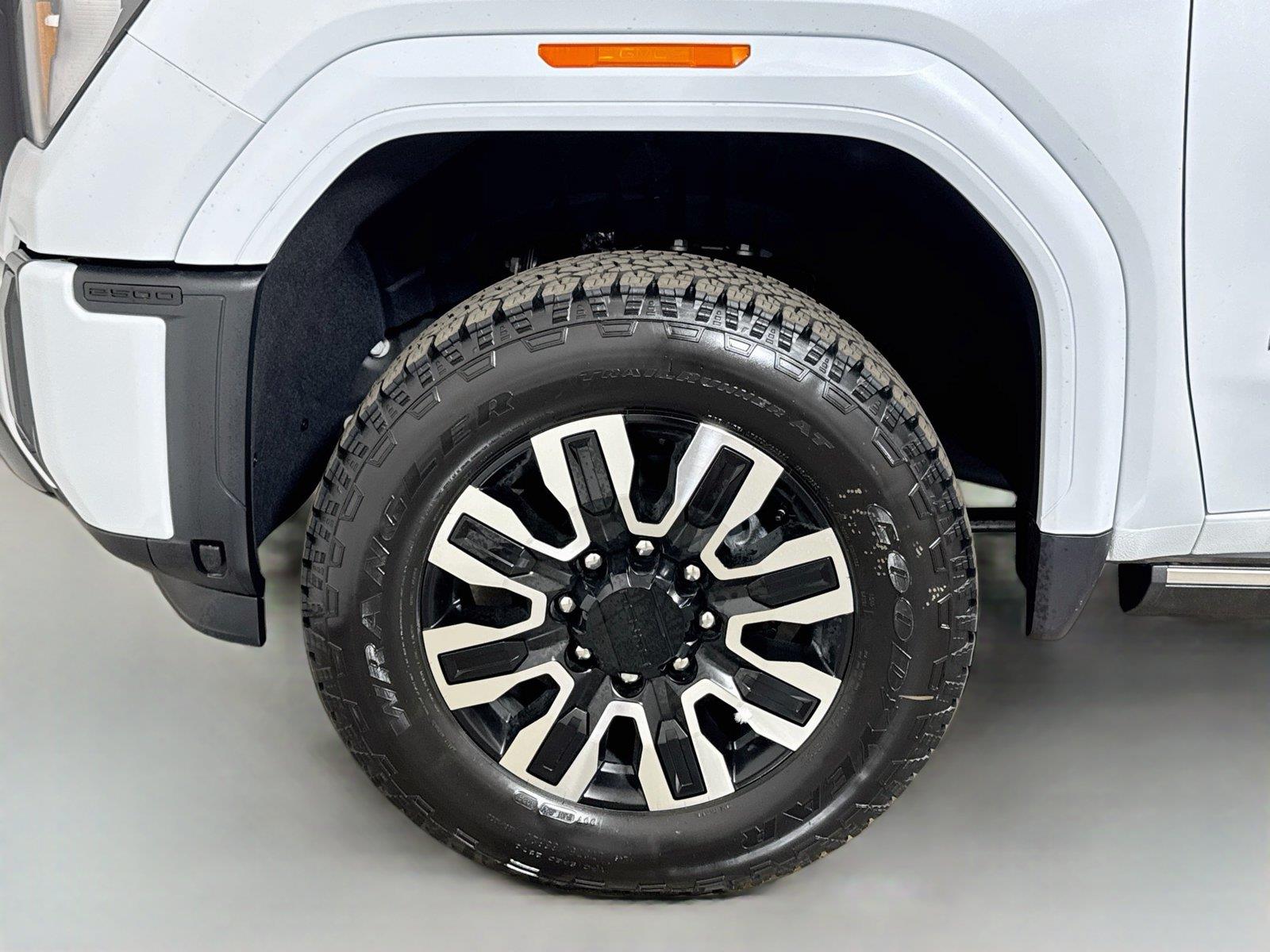 2026 GMC Sierra 2500HD Denali Ultimate - Photo 18