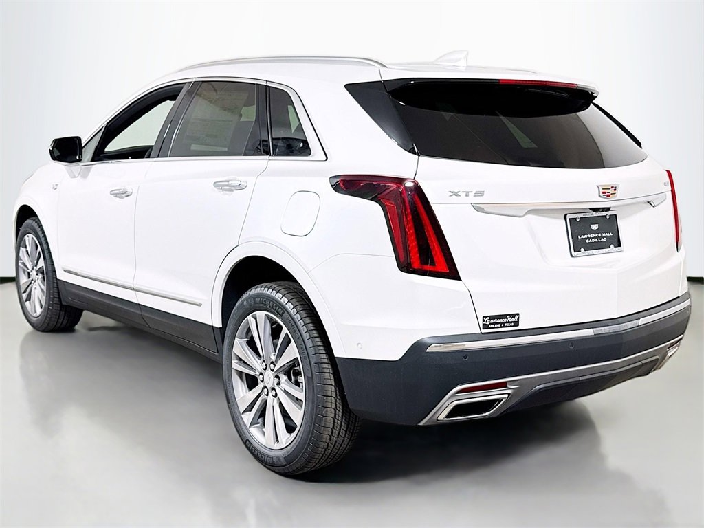 2025 Cadillac XT5 Premium Luxury photo 3