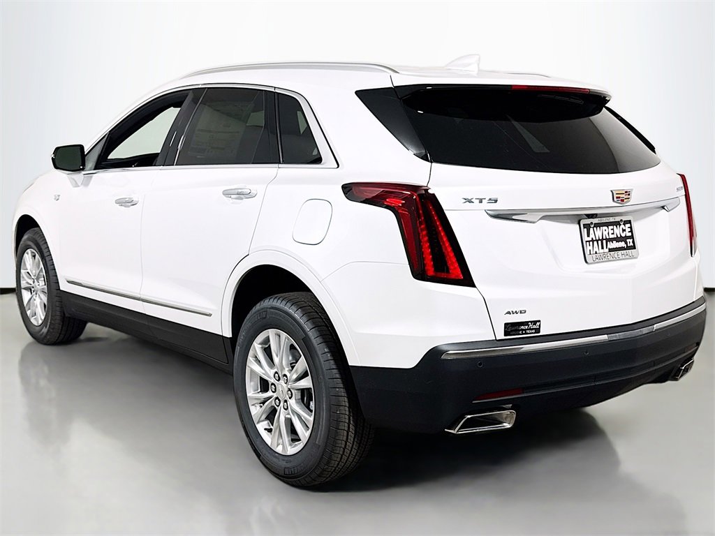 2026 Cadillac XT5 Luxury photo 3