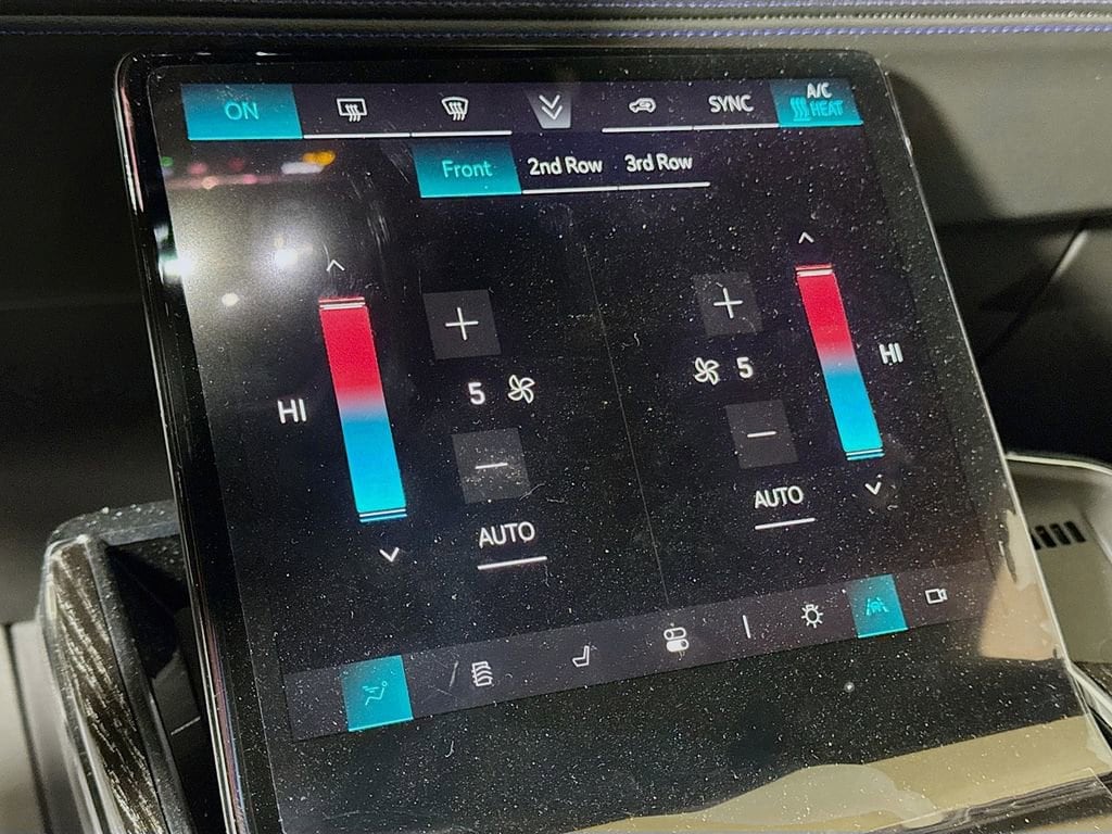 2025 Cadillac Escalade IQ Luxury 1 - Photo 10