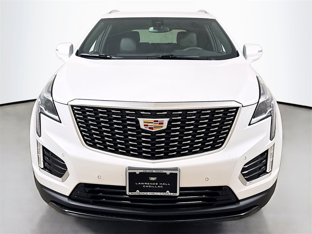 2025 Cadillac XT5 Luxury photo 2