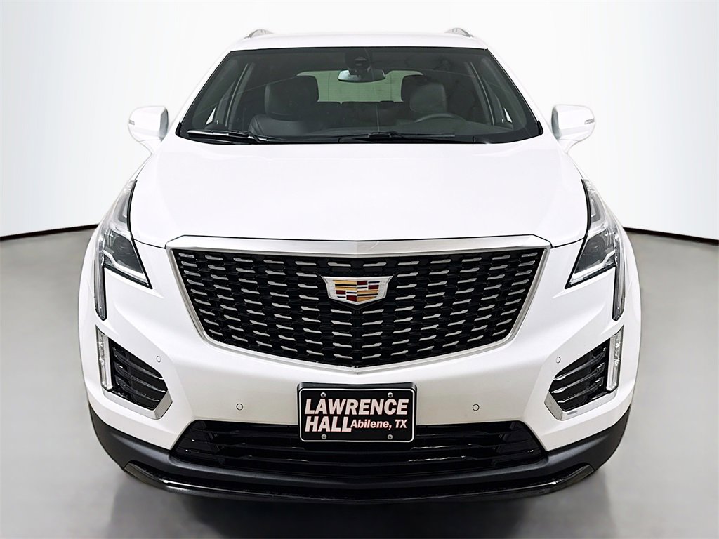 2026 Cadillac XT5 Luxury photo 2