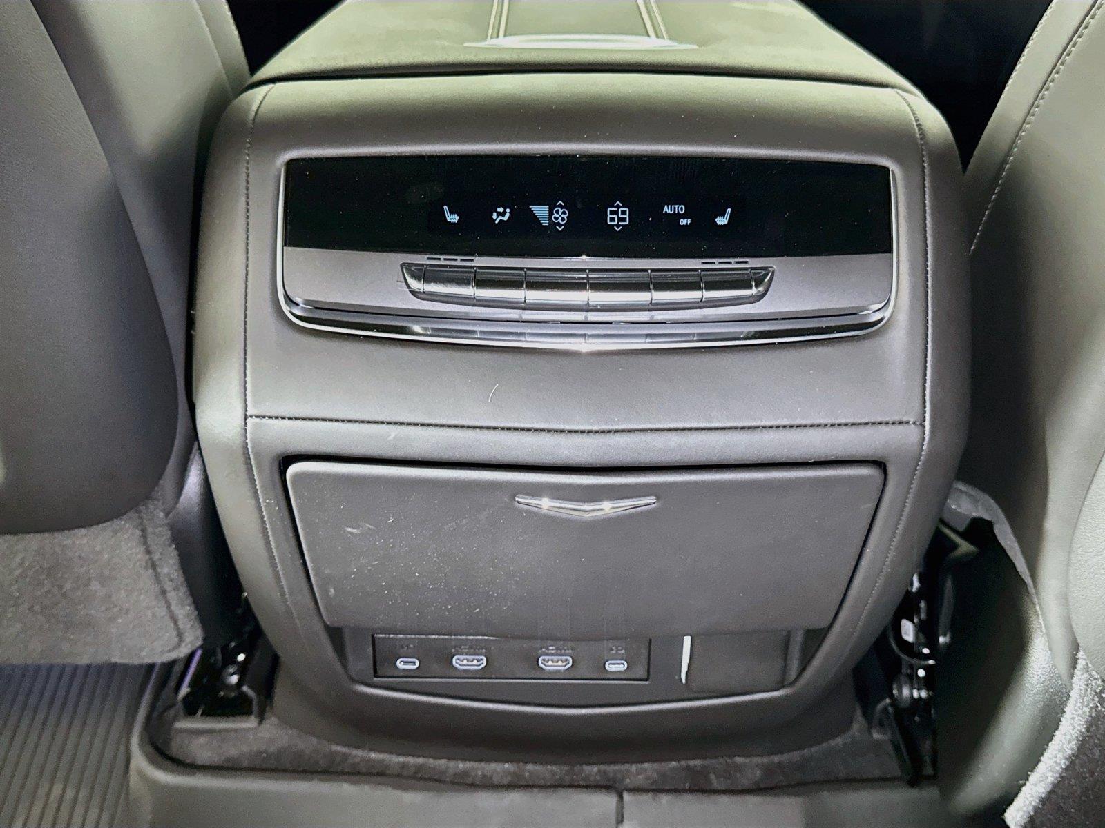 2026 Cadillac Escalade Platinum Sport - Photo 13