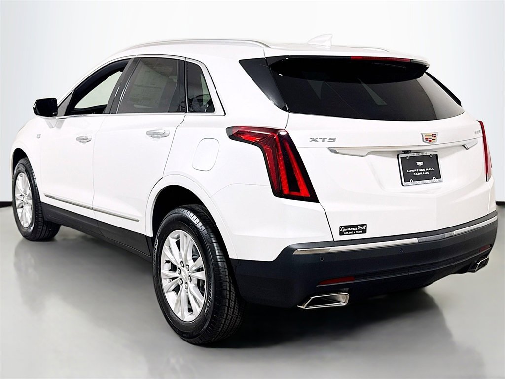 2025 Cadillac XT5 Luxury photo 3