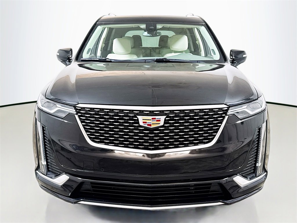 2025 Cadillac XT6 Premium Luxury photo 2