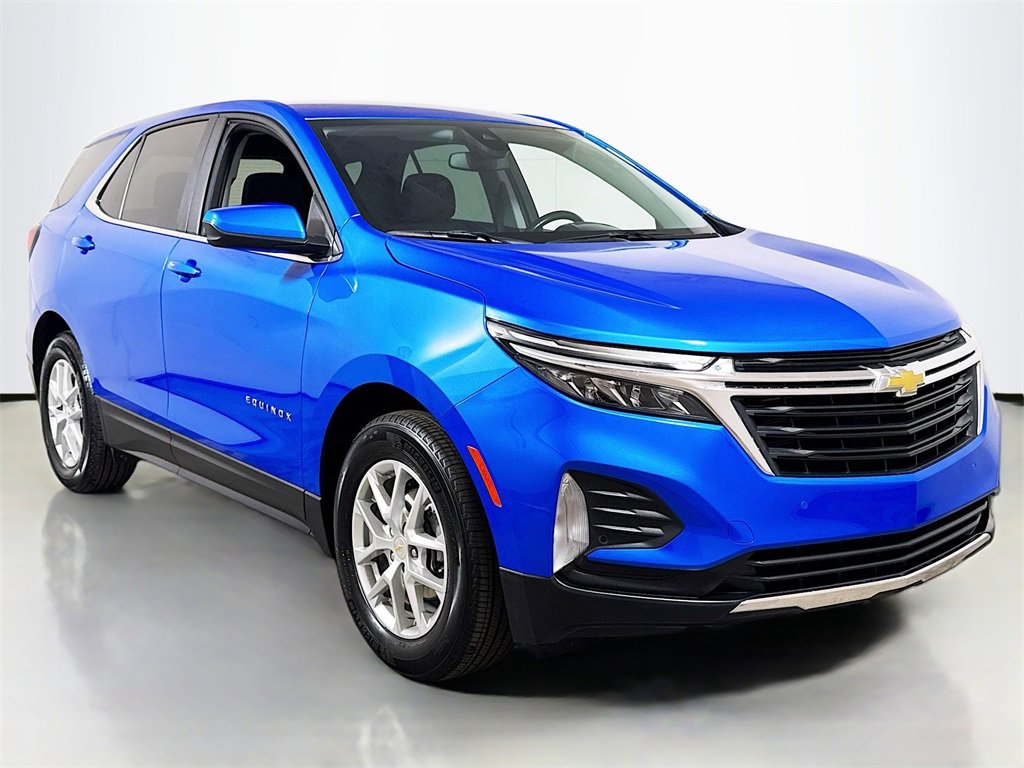 2024 Chevrolet Equinox LT photo 3