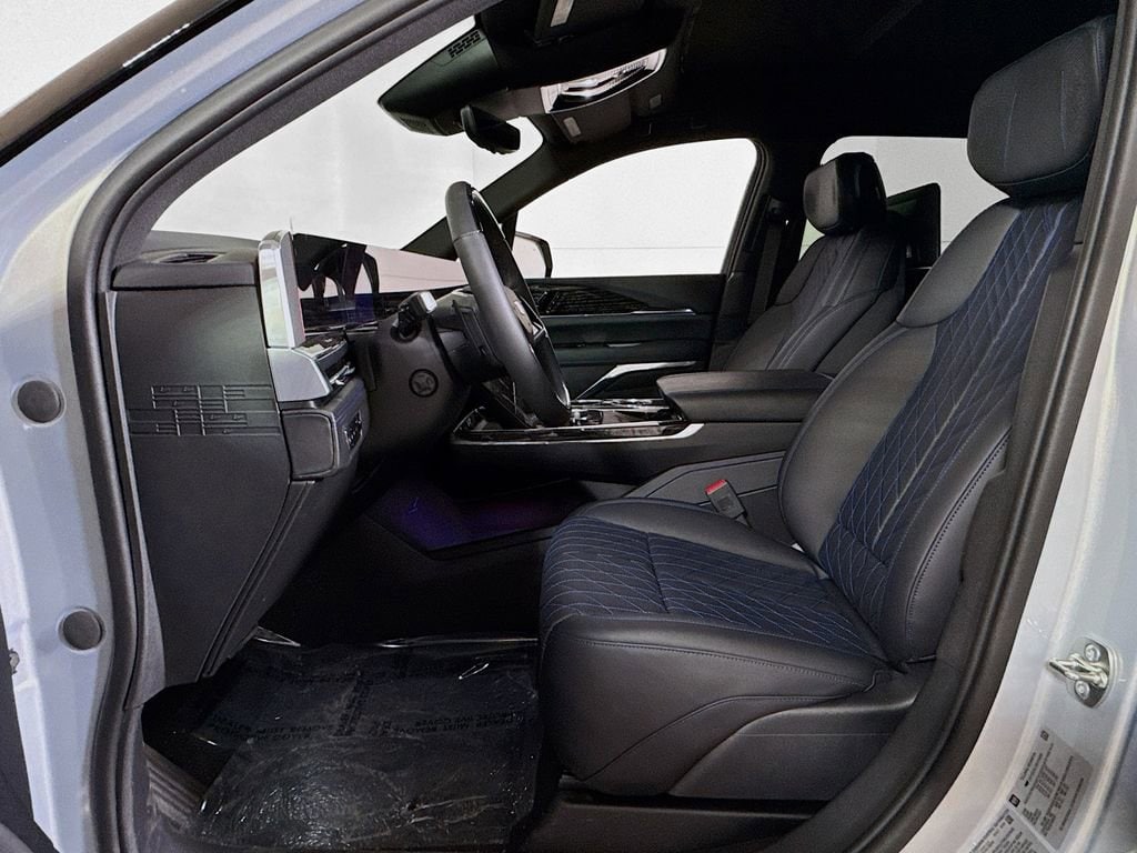 2025 Cadillac Escalade IQ Luxury 1 - Photo 12