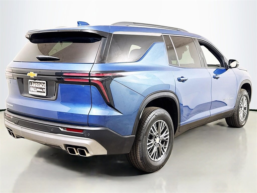 Used 2025 Chevrolet Traverse LT SUV