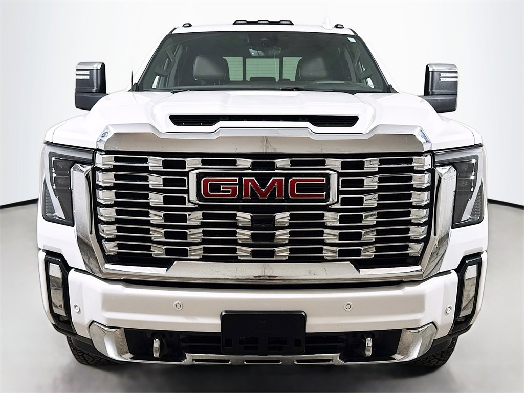 2024 Gmc Sierra 2500 HD Denali photo 2