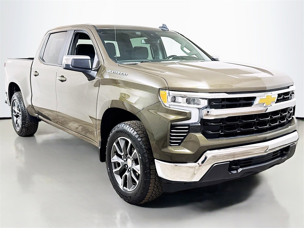 2023 Chevrolet Silverado 1500 LT photo 3