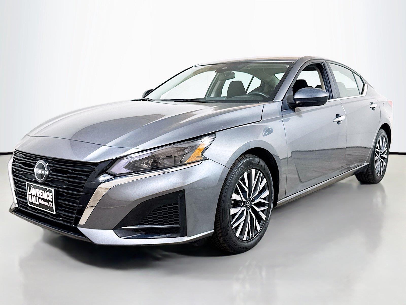 Used 2025 Nissan Altima SV FWD