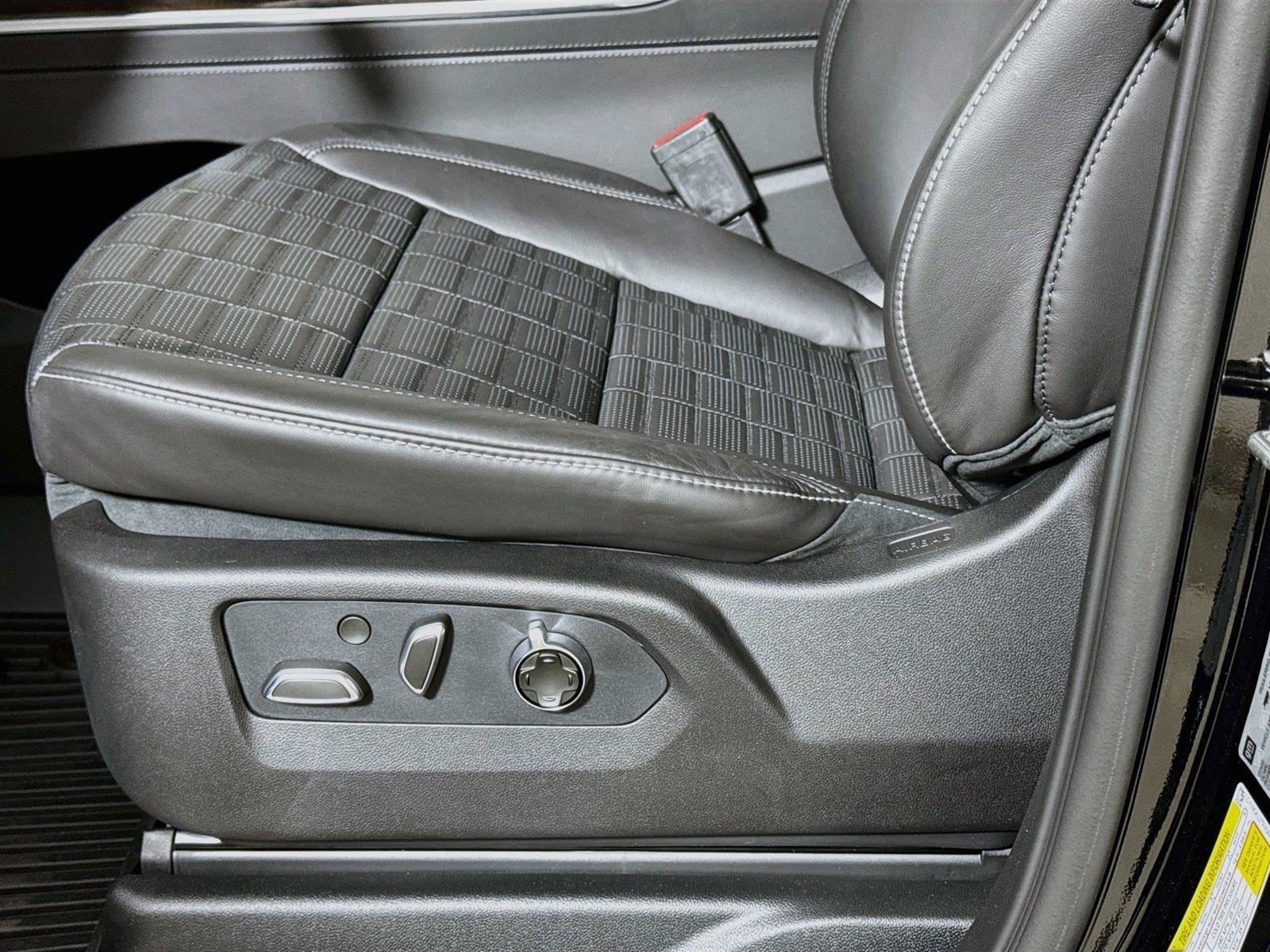 2026 Cadillac Escalade Platinum Sport - Photo 16