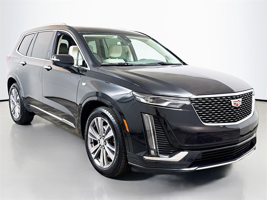 2025 Cadillac XT6 Premium Luxury photo 3