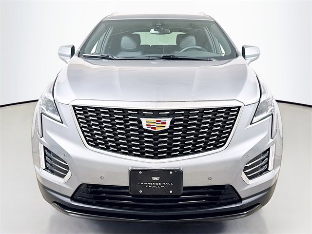 2025 Cadillac XT5 Luxury photo 2
