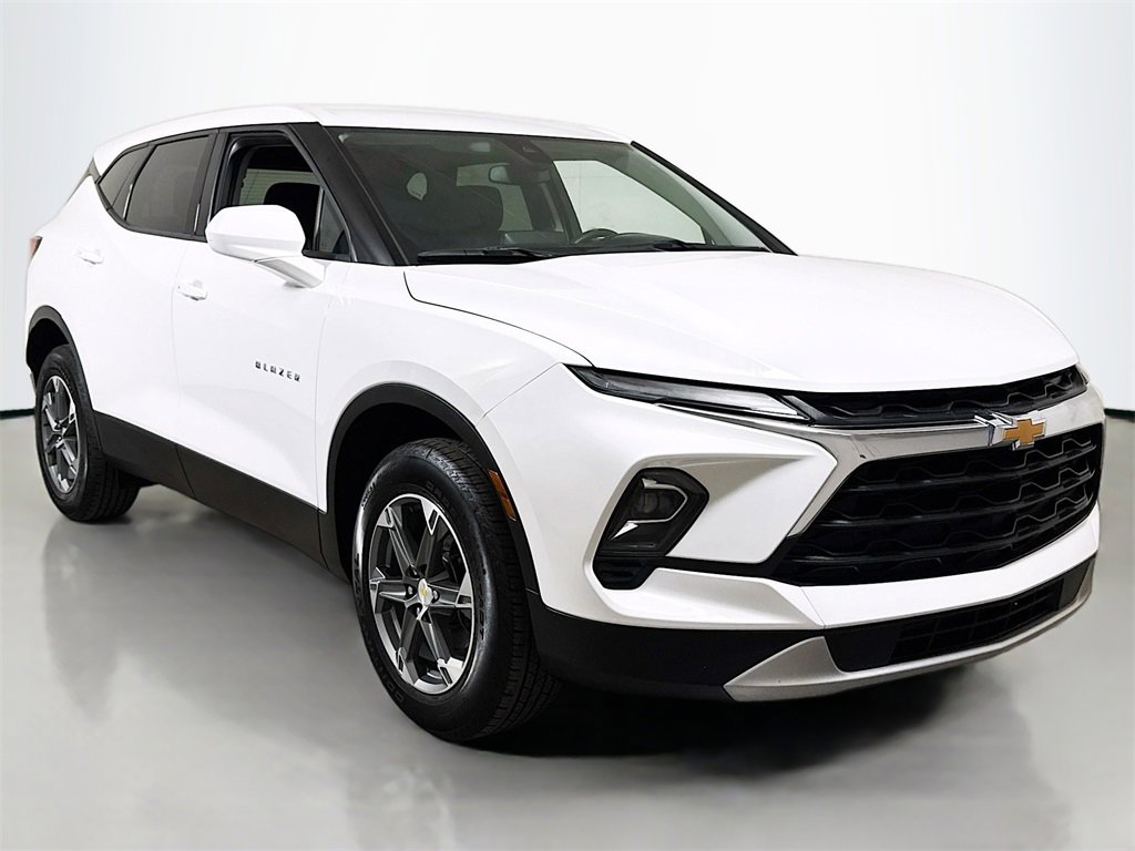 2023 Chevrolet Blazer 2LT photo 3