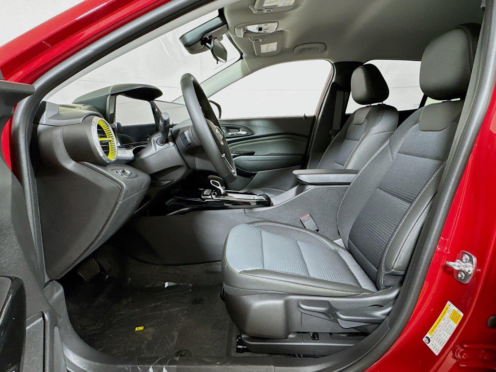 2026 Chevrolet Trax LT - Photo 11