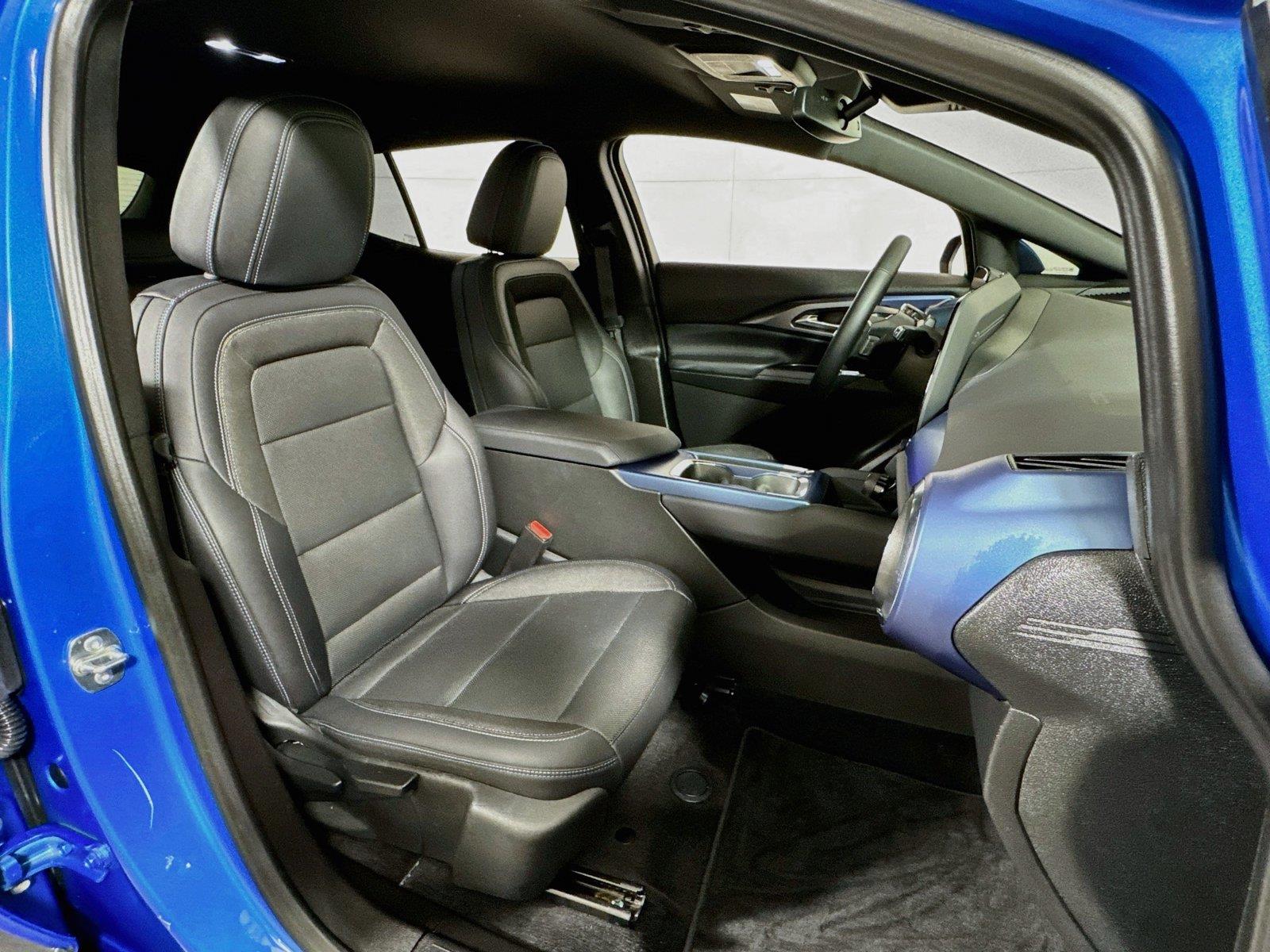 2024 Chevrolet Equinox EV LT - Photo 25