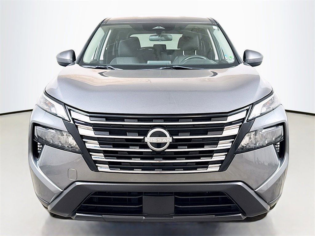 2024 Nissan Rogue SV photo 2