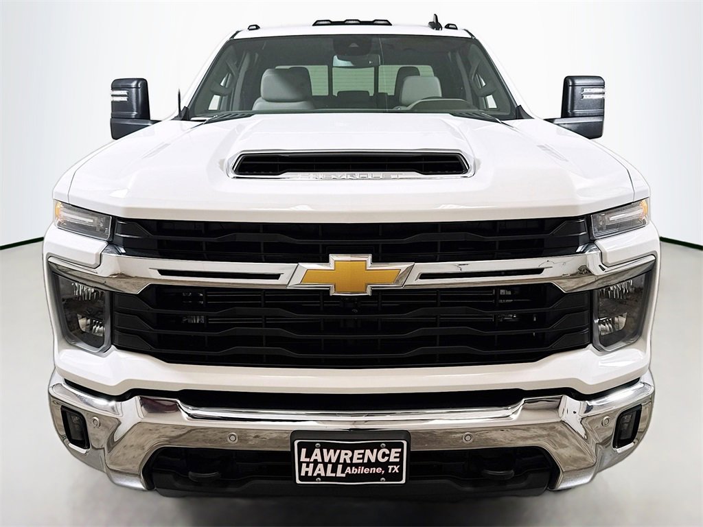 2026 Chevrolet Silverado 3500HD LT photo 2