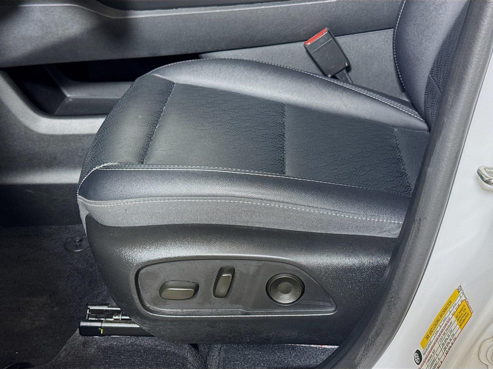 2025 Chevrolet Equinox LT - Photo 17