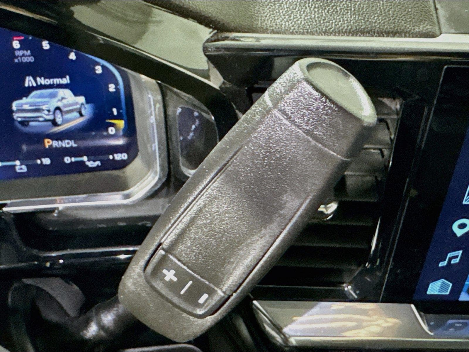 2026 Chevrolet Silverado 1500 RST - Photo 15