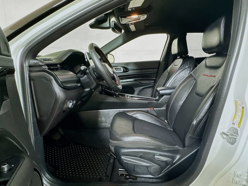 2025 Jeep Compass Trailhawk - Photo 17
