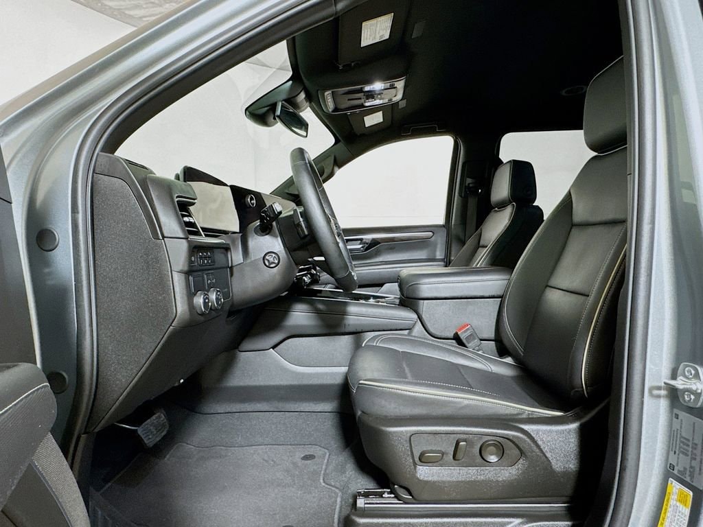 2025 Chevrolet Suburban Premier - Photo 20