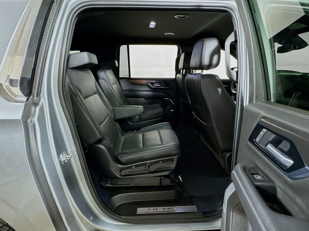 2025 GMC Yukon XL Denali - Photo 27