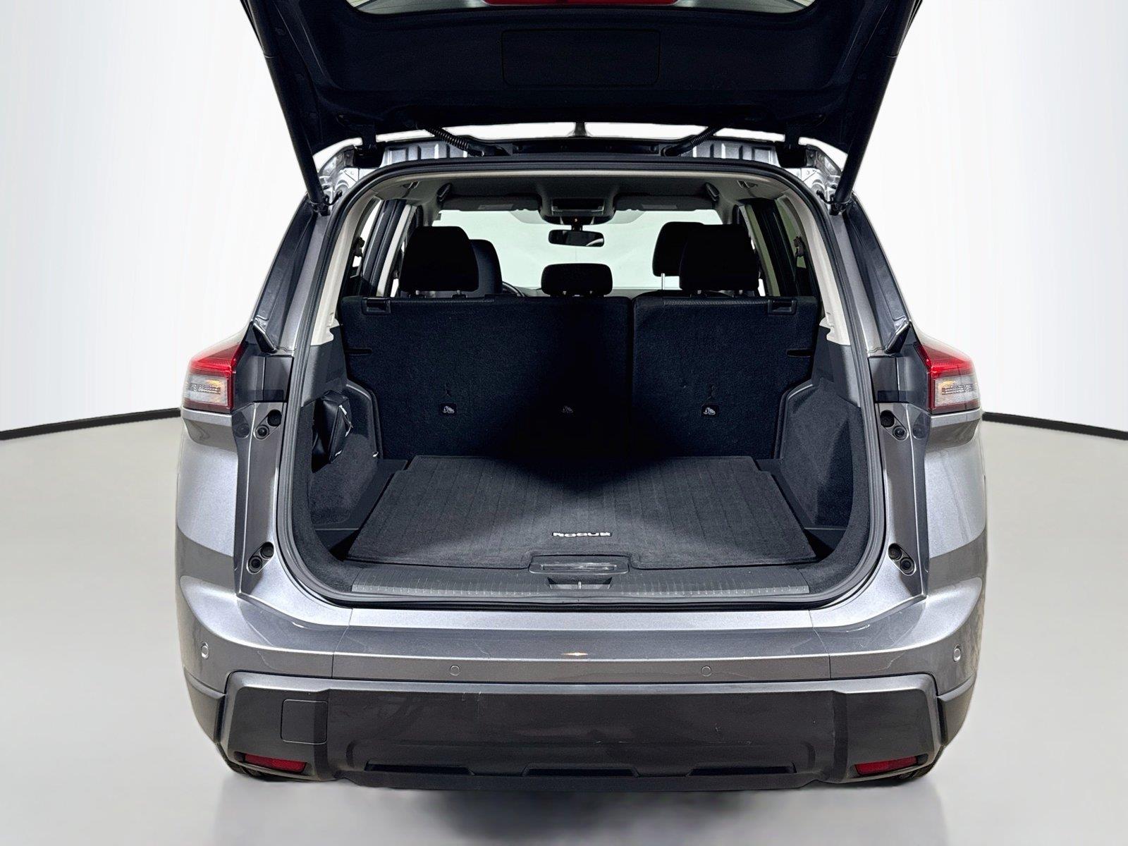 2025 Nissan Rogue SV - Photo 22