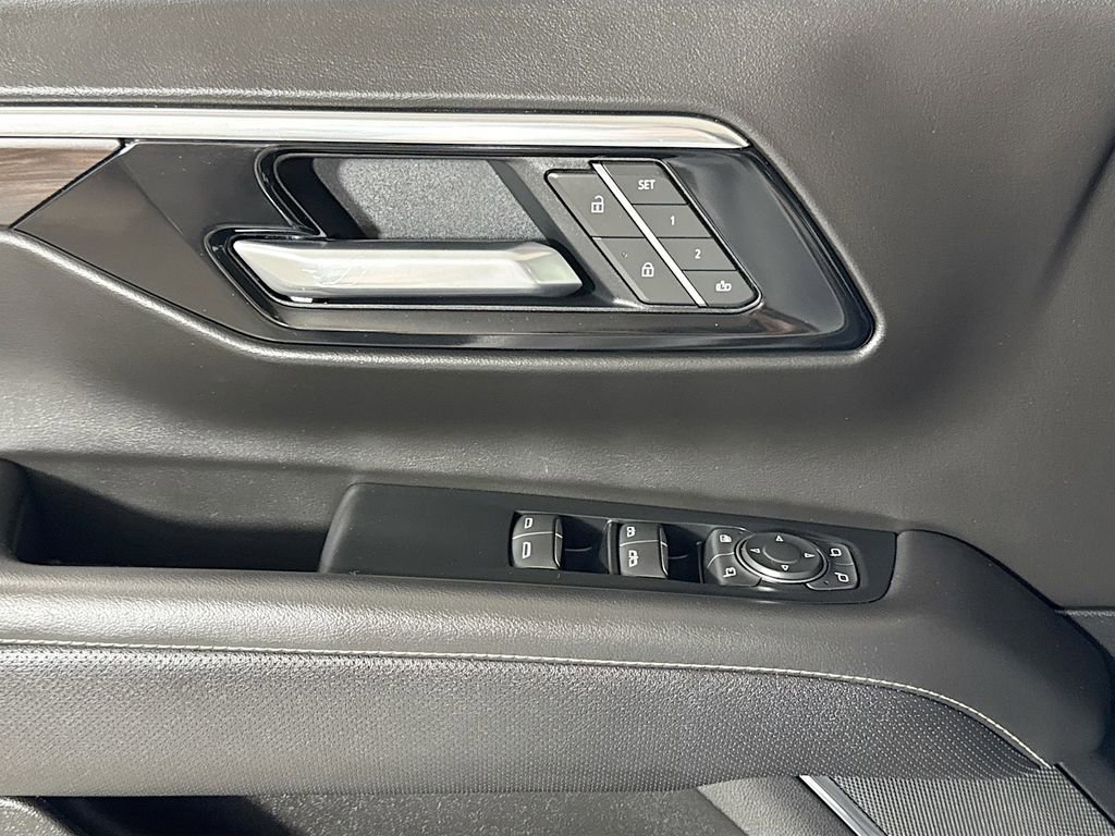 2025 Chevrolet Tahoe Premier - Photo 16
